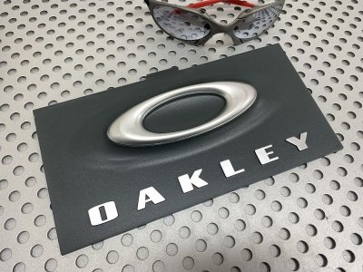 画像3: OAKLEY 壁掛けブランディングパネル（プラスチック製）